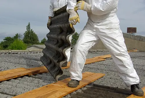 Smaltimento Amianto a Milano: perché scegliere aziende qualificate