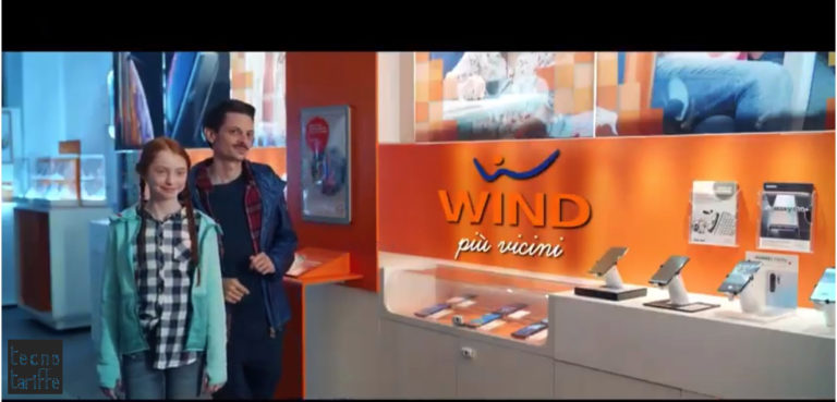 Rovazzi nuovo spot Wind copy