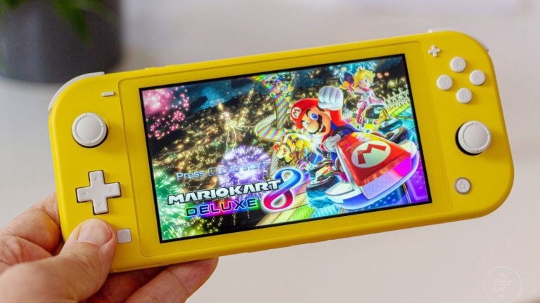 Nintendo Switch Lite: Amazon regala un buono di 20 Euro sull’acquisto